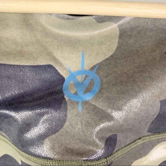 VENOR High Waisted Shiny Camo Leggings Striped Sides Long Length XS/S 1 - Picture 8 of 10